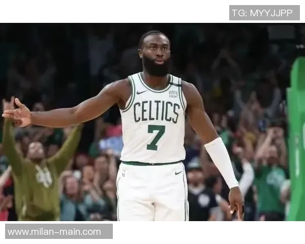 杰伦布朗分享全队胜利喜悦强调持续学习与进步的重要性